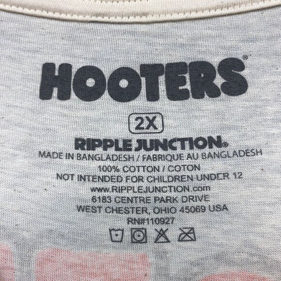 Hooters Golf Clubs Always Tap It in T-Shirt Size 2X - Picture 4 of 5